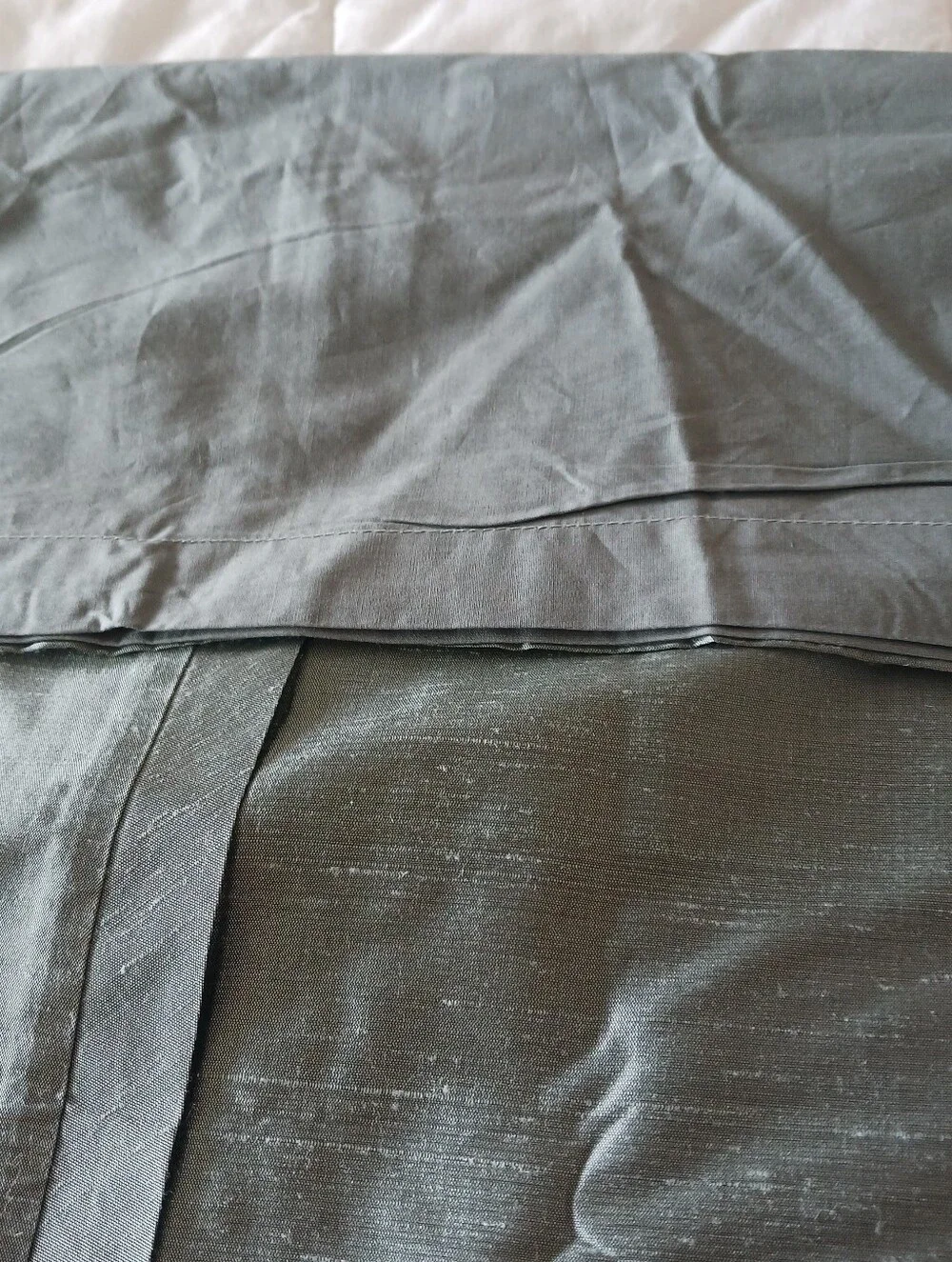 Empire Silk by PERI Full/Queen Duvet Cover 70% Silk Top 100% Cotton Back Peacock